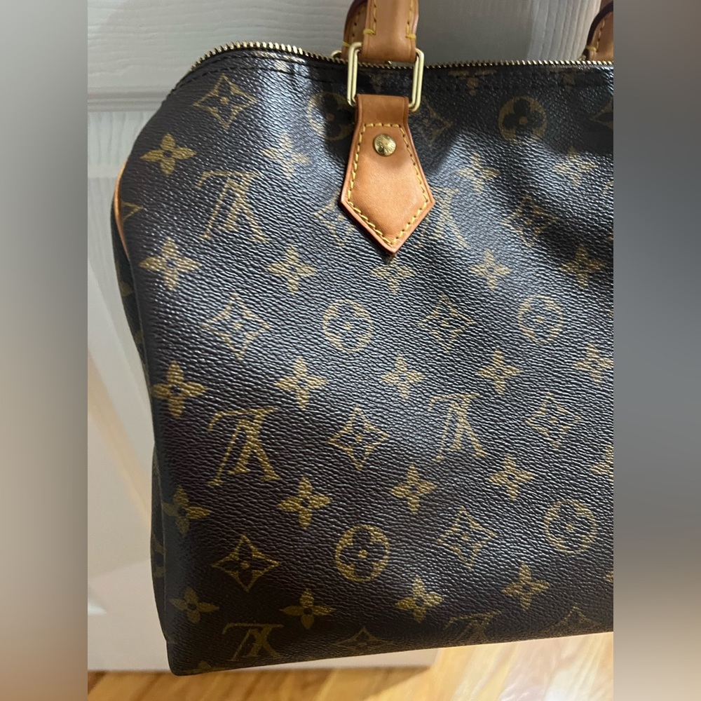 Louis Vuitton bag / Louis Vuitton hand bag / Louis Vuitton duffel bag / purse - Picture 5 of 14